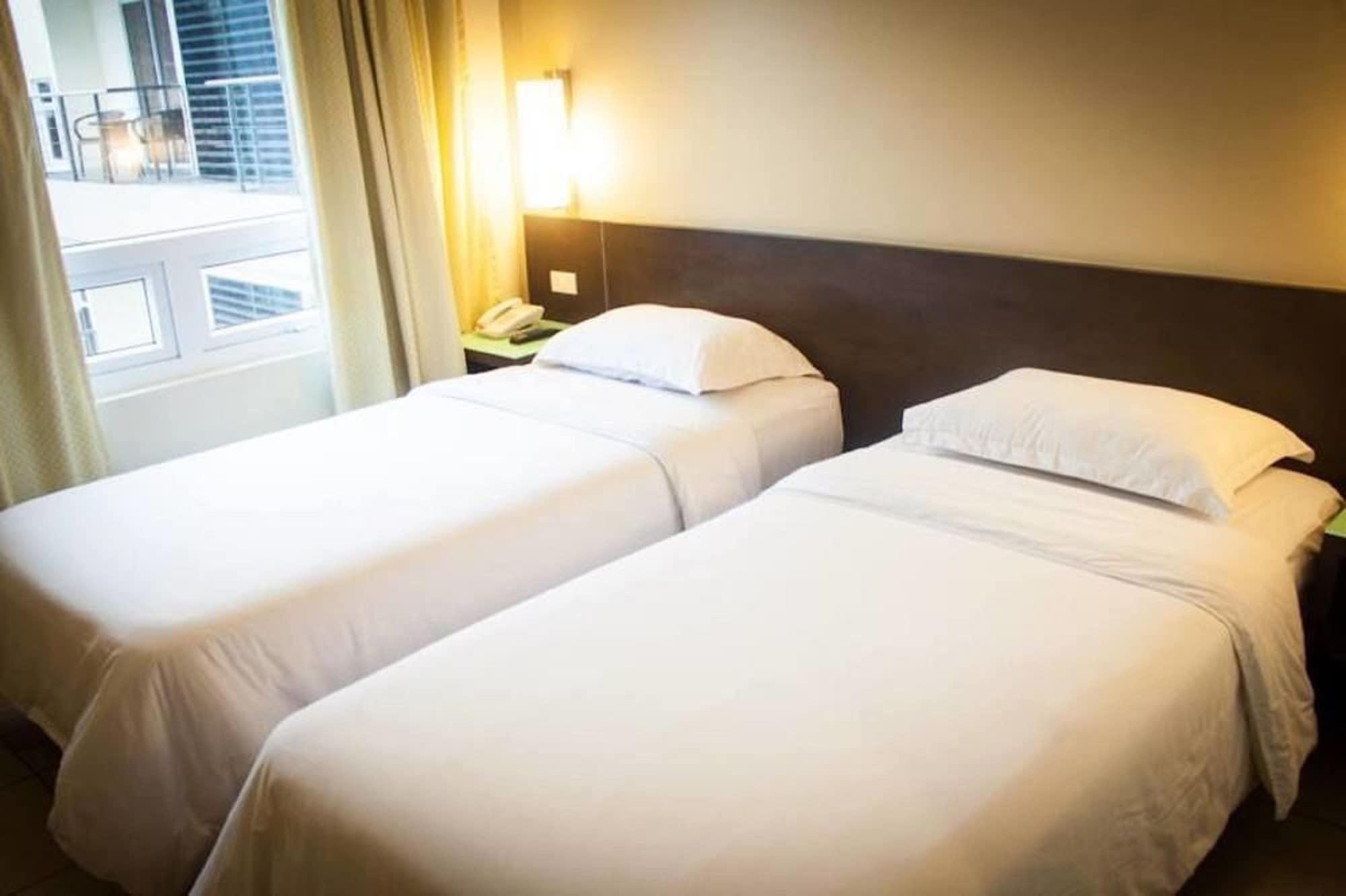 Circle Inn - Iloilo City Center Zewnętrze zdjęcie