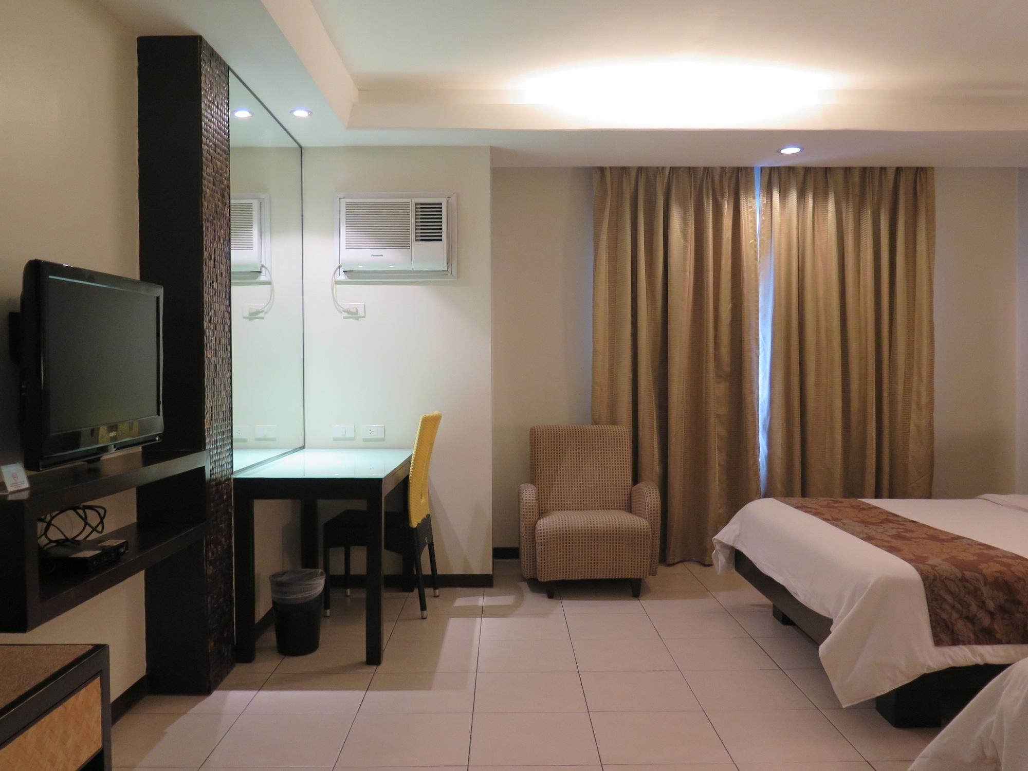 Circle Inn - Iloilo City Center Zewnętrze zdjęcie