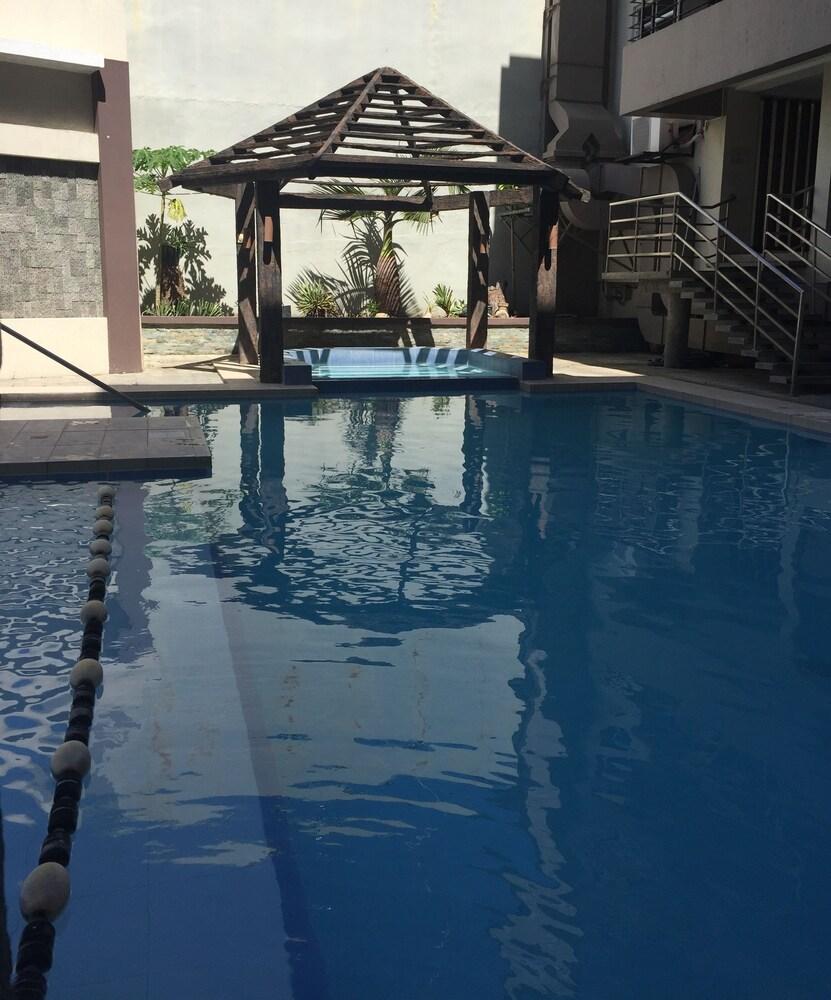 Circle Inn - Iloilo City Center Zewnętrze zdjęcie
