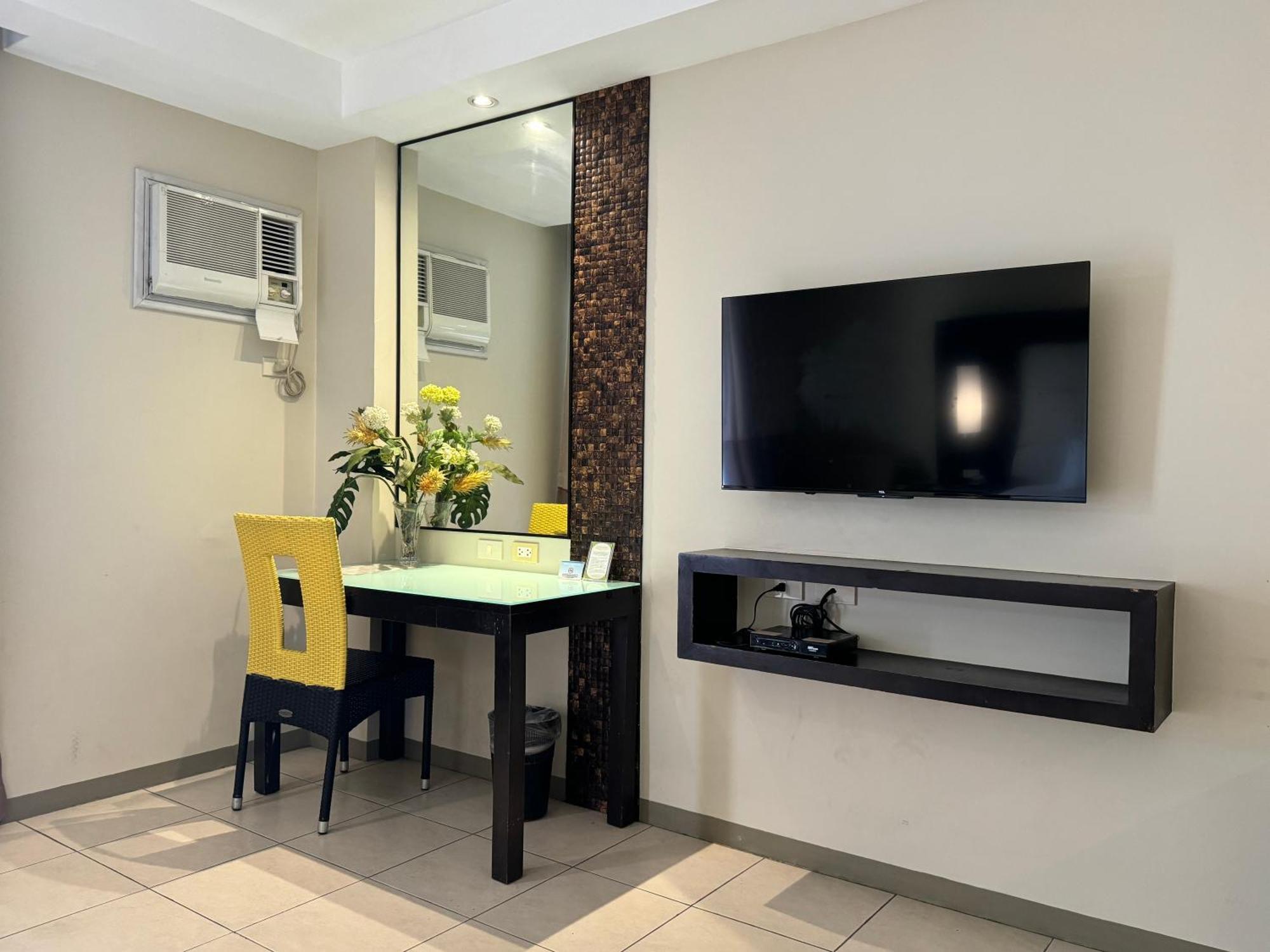 Circle Inn - Iloilo City Center Zewnętrze zdjęcie