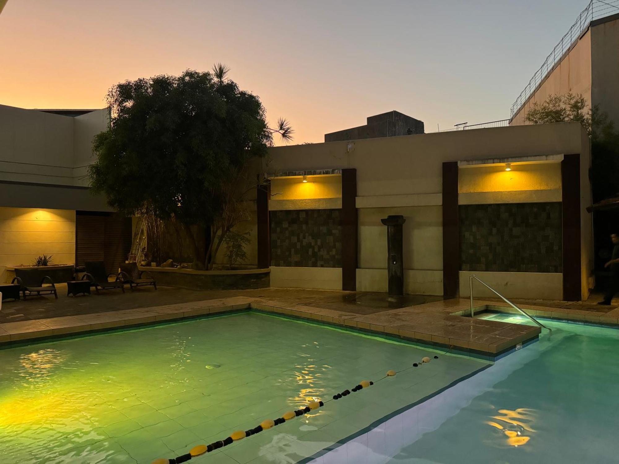 Circle Inn - Iloilo City Center Zewnętrze zdjęcie