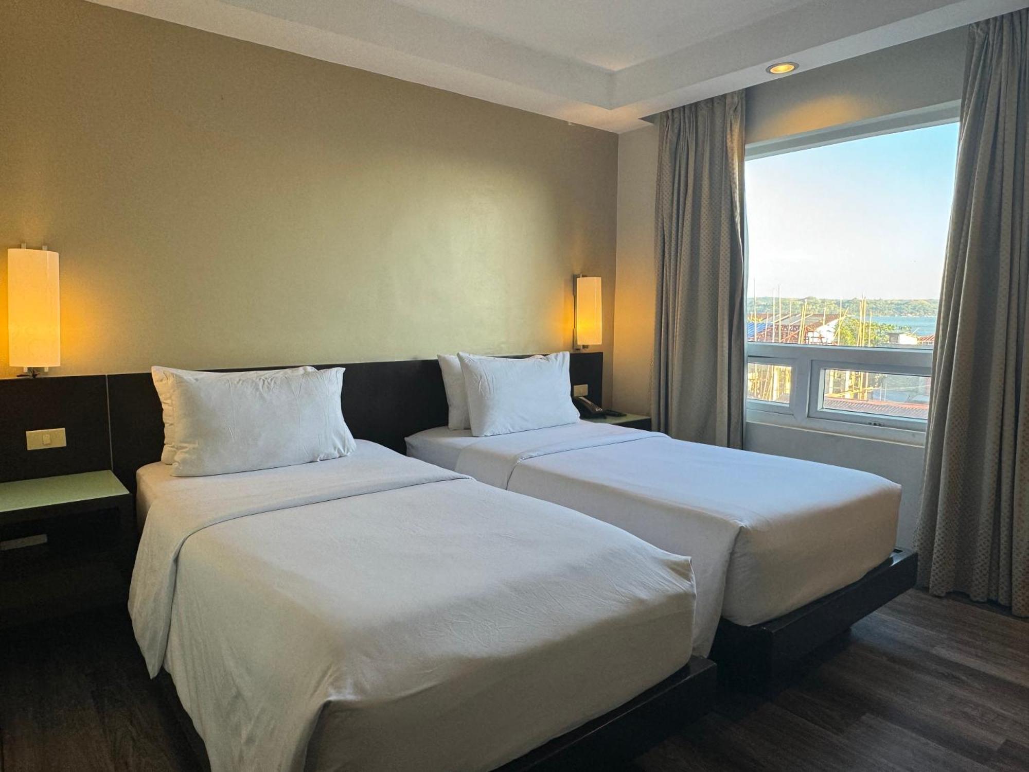 Circle Inn - Iloilo City Center Zewnętrze zdjęcie