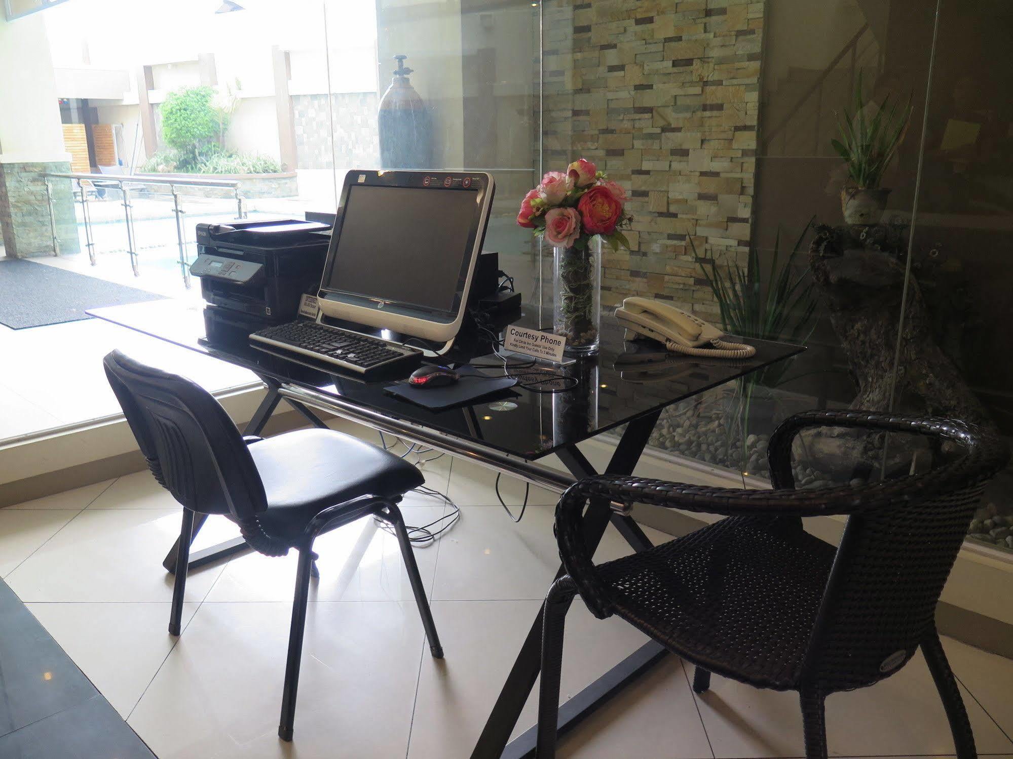 Circle Inn - Iloilo City Center Zewnętrze zdjęcie